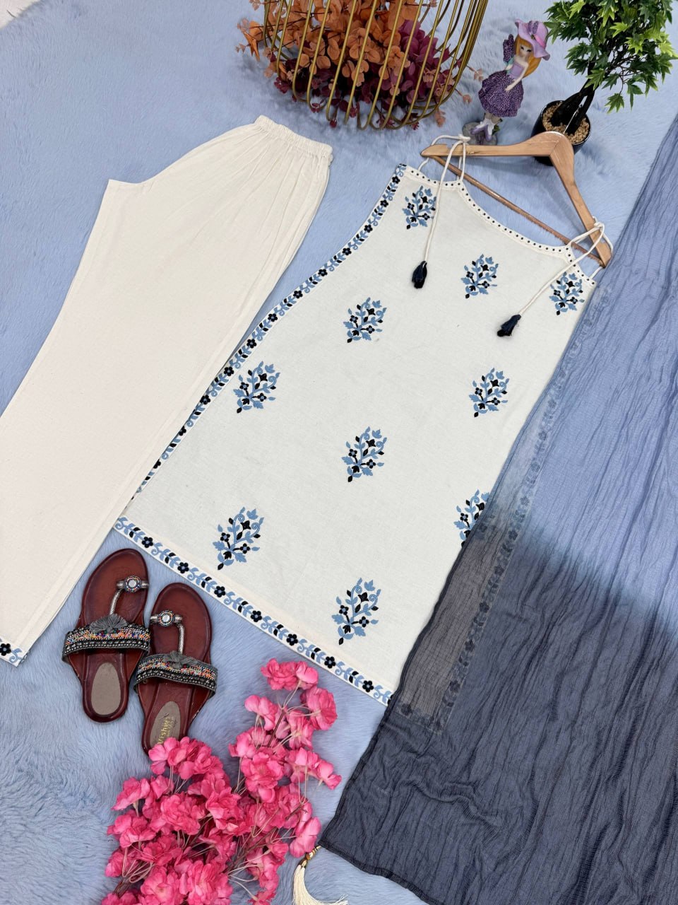 Embroidered Pure Cotton 3-Piece Kurta Set – Cream