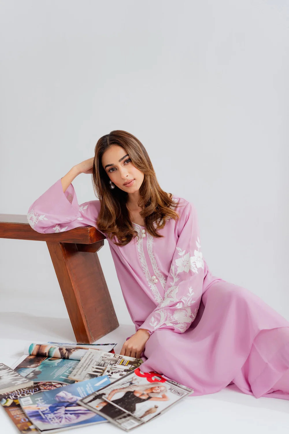 Embroidered Chanderi Silk Kurta Set – Pink
